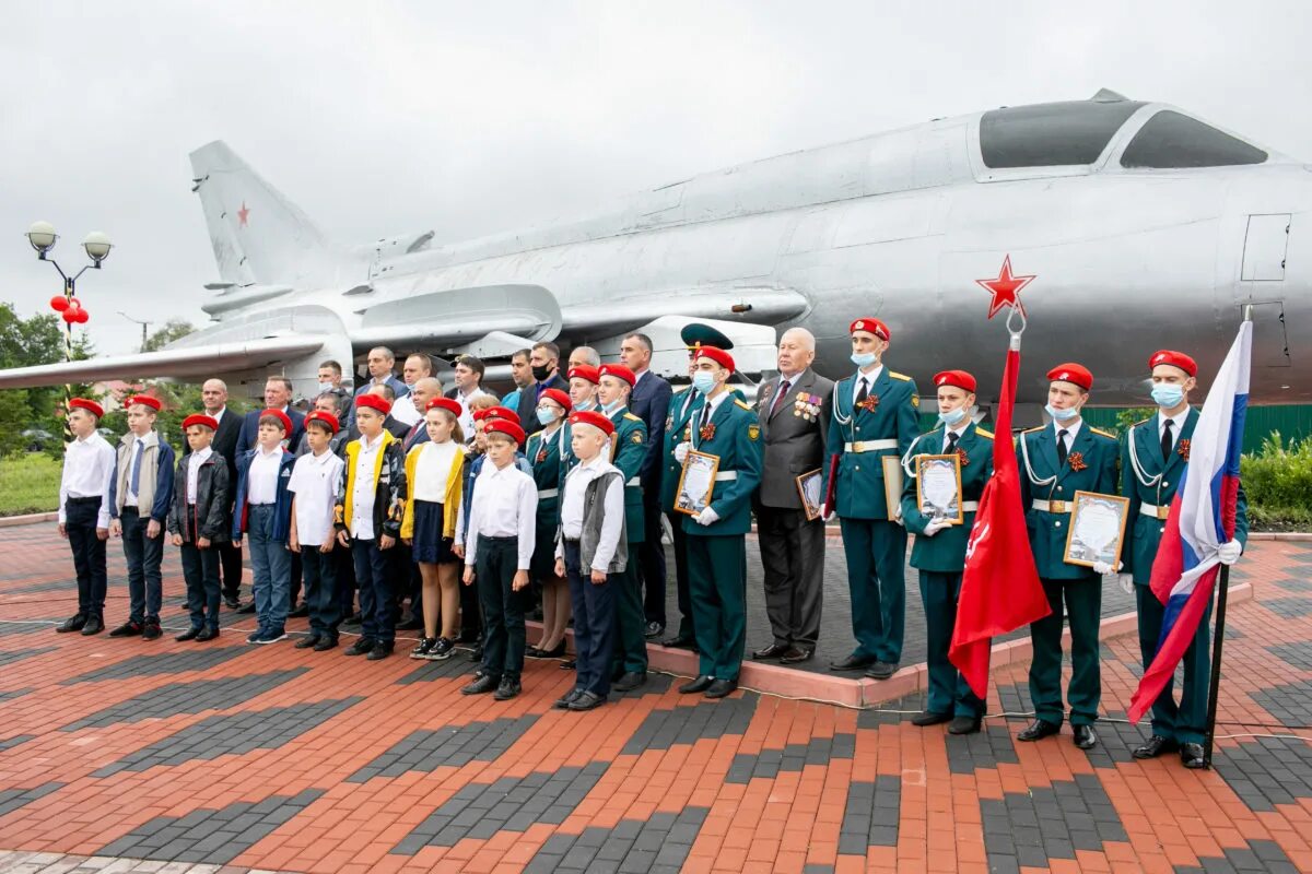 Сквер Боевая Слава Сибири Ленинск-Кузнецкий. Сквер патриотов Боевая Слава Сибири. Сквер патриотов Ленинск Кузнецкий. День Шахтера в Ленинске-Кузнецком.