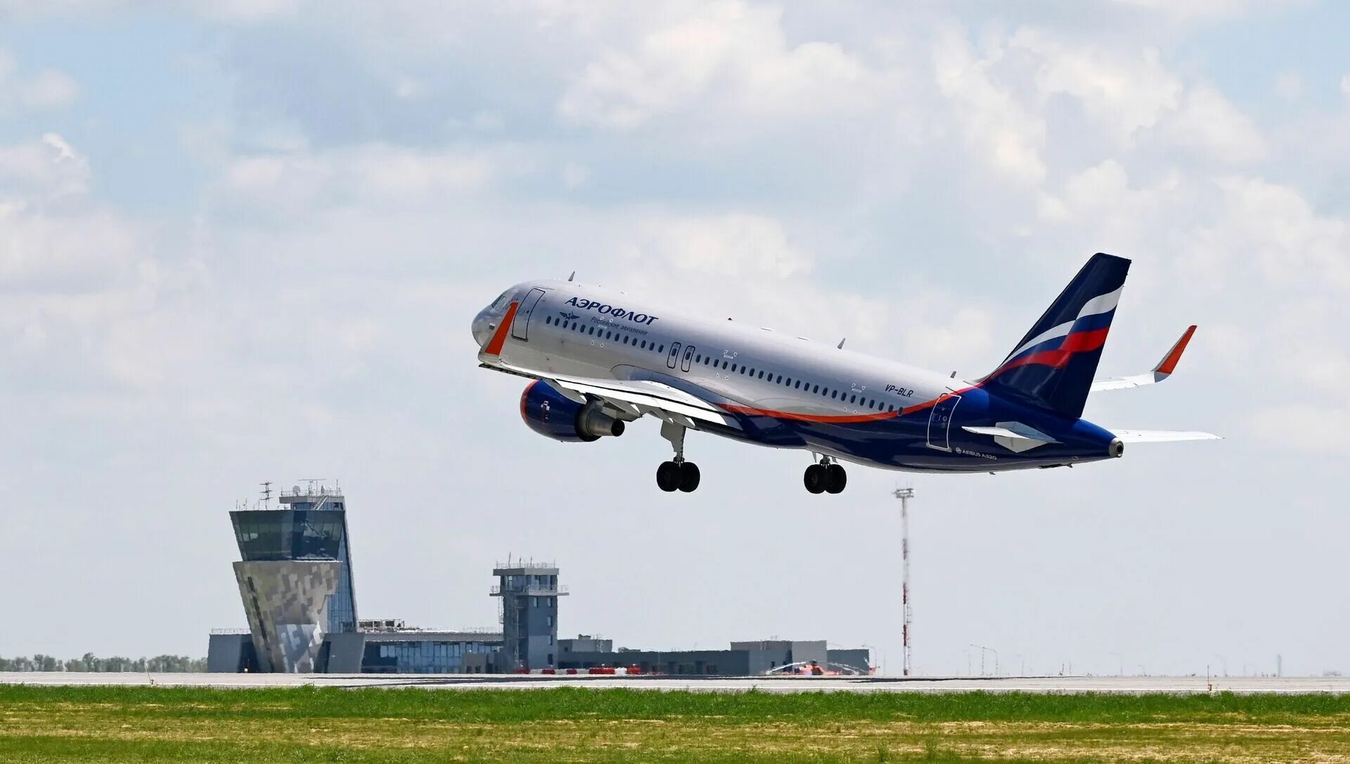 Аэрофлот гянджа. A 320 аэрофлот баку. Самолет а 350 аэрофлот. Аэрофлот гянджа. Airbus a350-900 аэрофлот.
