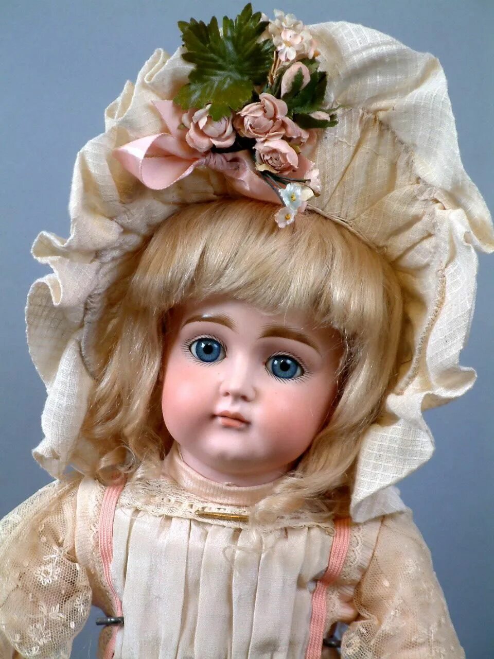 Старая куколка. Кестнер кукла. Антикварные куклы. Старинные фарфоровые куклы. Старинная фарфоровая куколка.