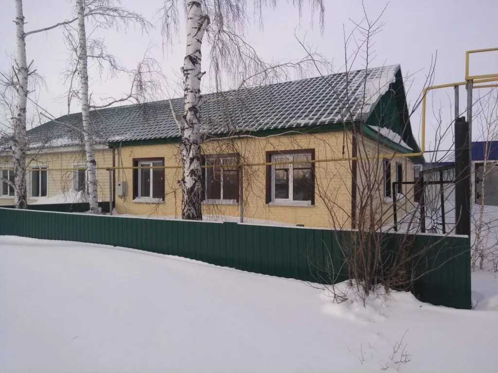 ул советская 34 в павлоградке омской области. дома в павлоградке омской. павлоградка омск. село прииртышье таврического района омской области. здания в павлоградке омской области.