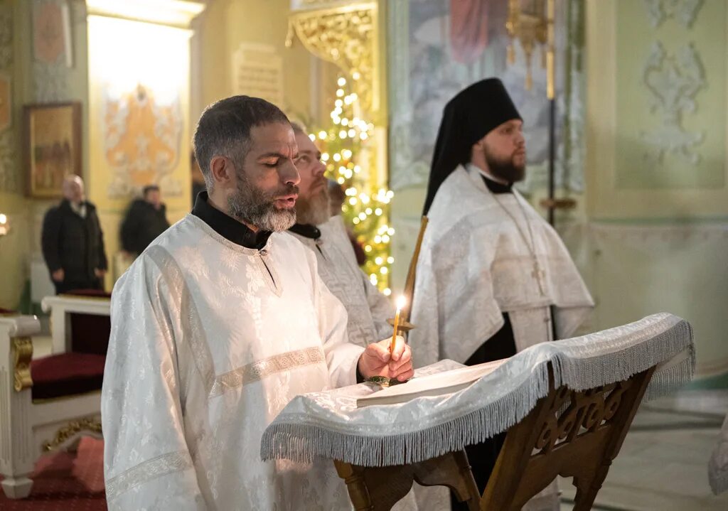 22. 6 января литургия василия великого. архиерейское подворье покровская церковь г. рождественский пост 2023. 22 литургия.