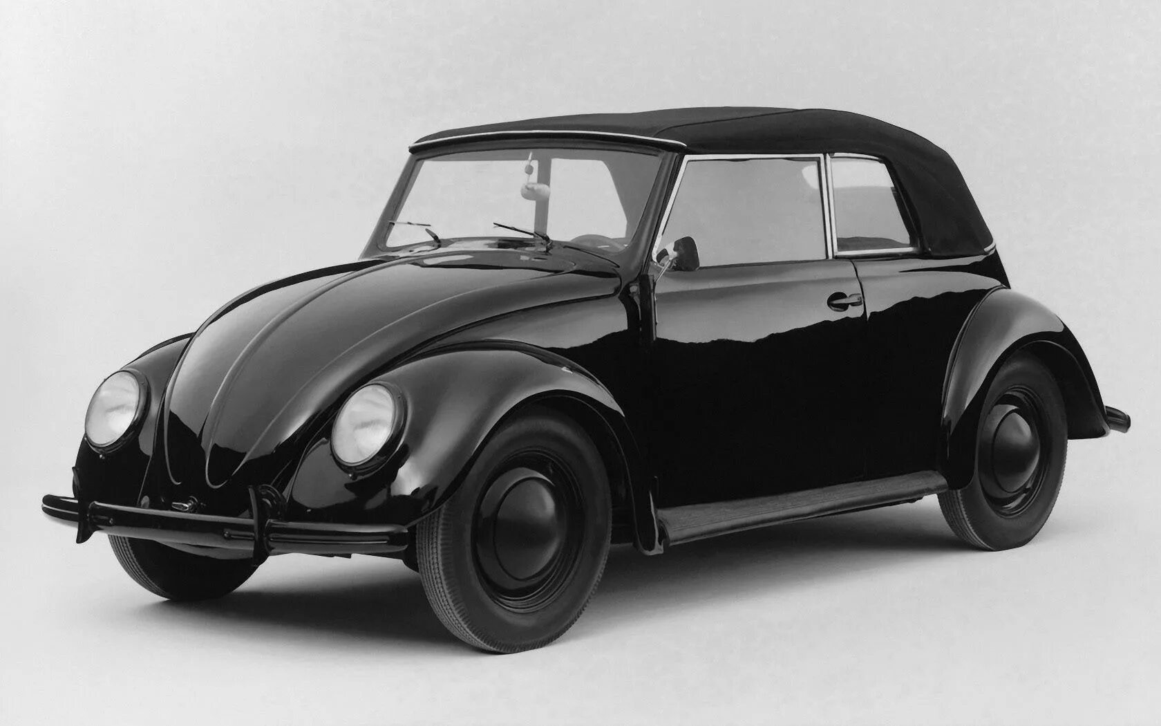 Машина том 1. Volkswagen Käfer 1938 кабриолет. Volkswagen Type 1 1938. Фольксваген Битл 1938. Volkswagen Beetle Жук 1938.