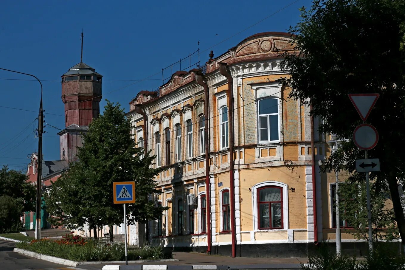 Аптеки павловск воронежской области. Храм в Павловске Воронежской области. Казанская Церковь Павловск Воронежская область. Павловск Воронежская область архитектура. Центр города Павловск Воронежская область.