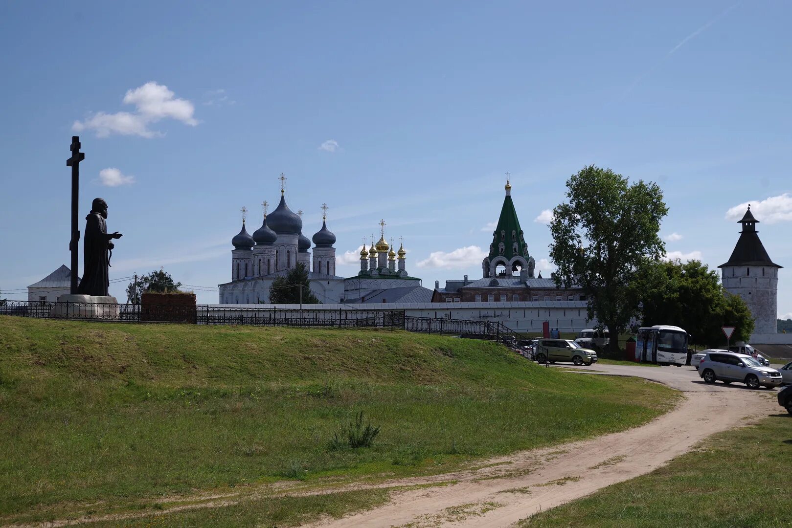 Свято макарьевский монастырь. Макарьевский монастырь Лысково. Желтоводский Макариев монастырь. Свято-Троицкий Макарьевский Желтоводский монастырь Нижегородская.