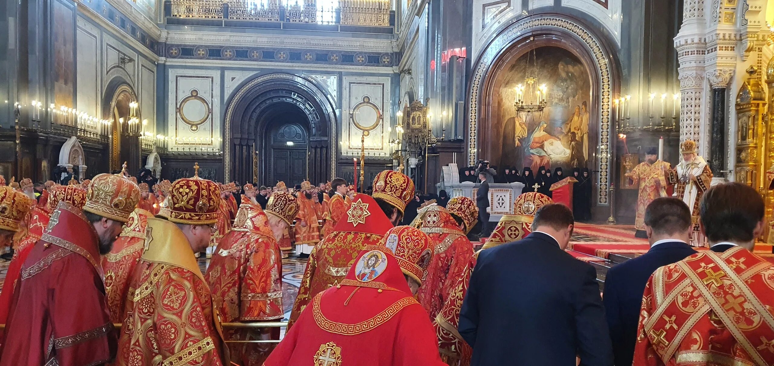 Храм христа спасителя 6 января 2024 служба. Пасхальная служба в храме христа спасителя 2018. Рождественская служба в храме христа спасителя 2022. Рождественское богослужение 2022 в храме христа спасителя. Храм христа спасителя 6 января 2024 служба.