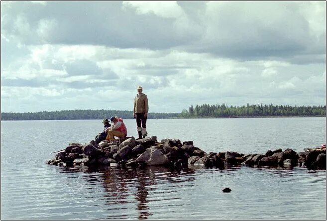 Памятник природы озеро Воронье Алтайский край. Лоусон Воронье озеро. Водная ворона в Карелии. Воронье озеро книга