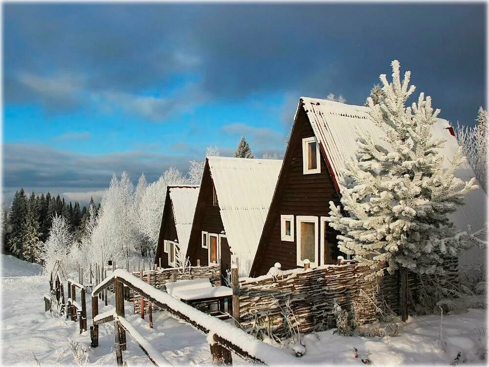 Пермь поселок полазна. Горнолыжный курорт пермь полазна. Полазна база отдыха пермь. Лунежские горы полазна. Полазна база отдыха пермь.