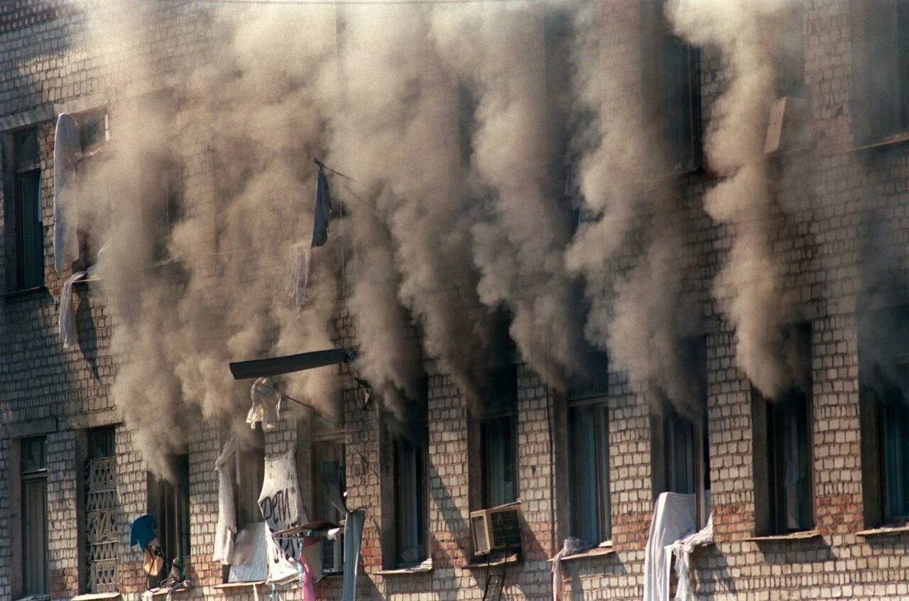 Буденновск 1995 больница захват. Штурм больницы в Буденновске 1995. Буденновск 14 июня 1995 года.