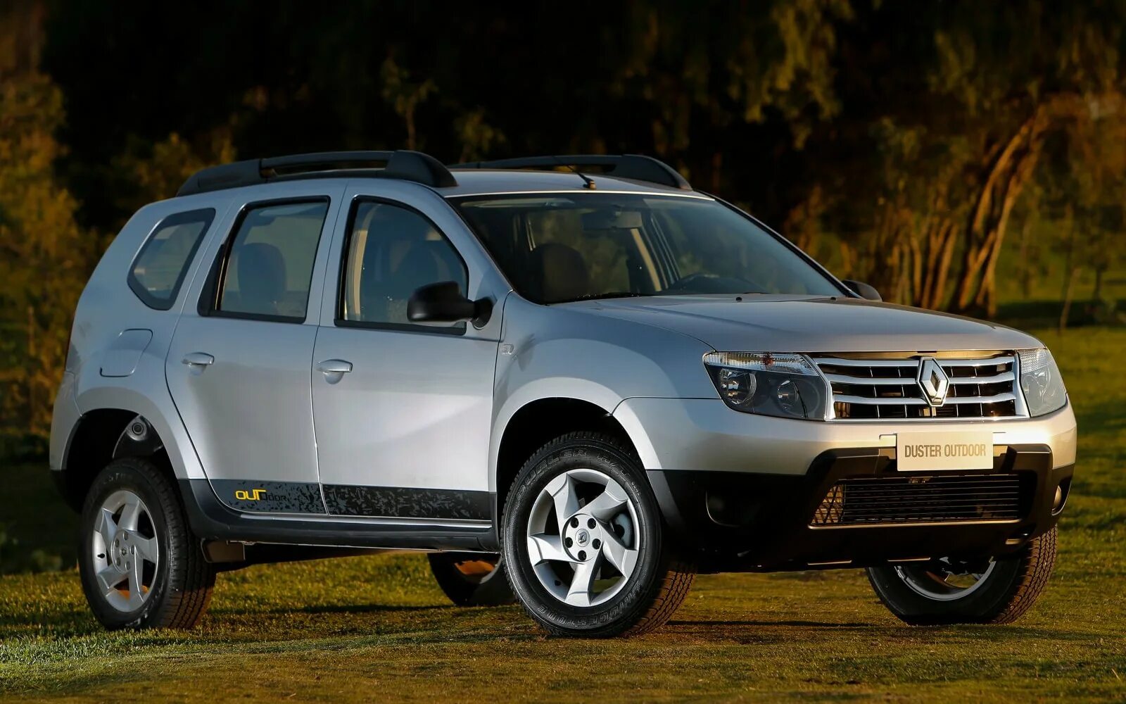 Дастер 2 1.6. Renault Duster 1. Рено Дастер 1 поколения. Renault Duster кроссовер. Renault Duster 2009.