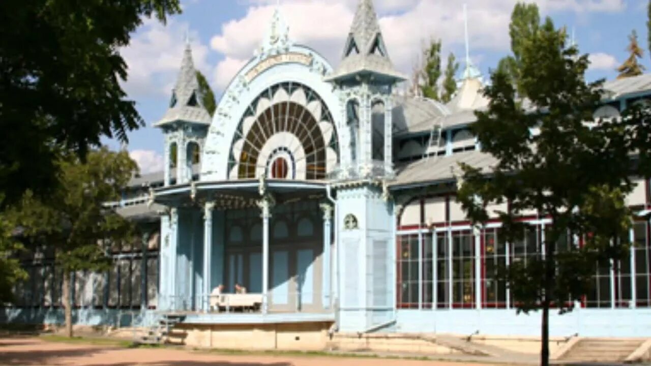 Лермонтов и его жизнь. Лермонтовская галерея пятигорск. Ст лермонтовская. План по биографии лермонтова 9 класс. Лермонтовская галерея пятигорск внутри.