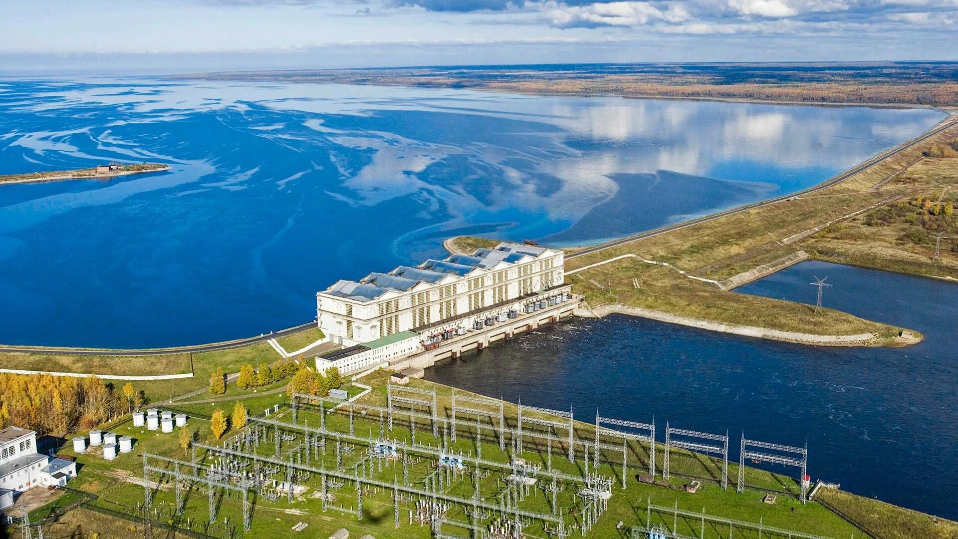 Город на месте водохранилища. Рыбинское водохранилище череповец. Рыбинское водохранилище рыбинск. Калязин города на волге. Рыбинское водохранилище рыбинск.