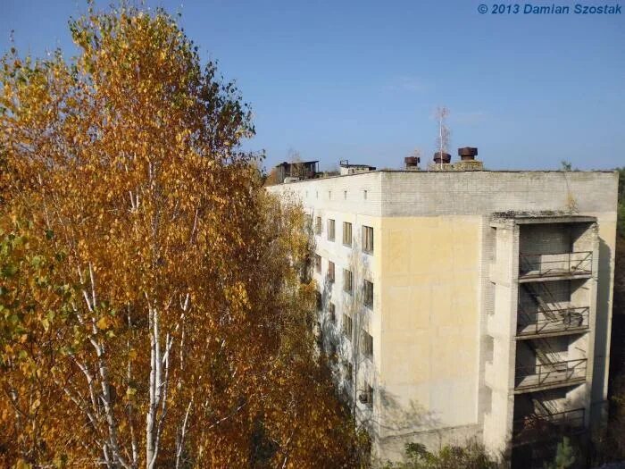 Заброшенное общежитие. Заброшенного общежития в Кузнечиках. Заброшенное общежитие Ивантеевского колледжа. Фотографии заброшенных общежитий. Общежитие приморский