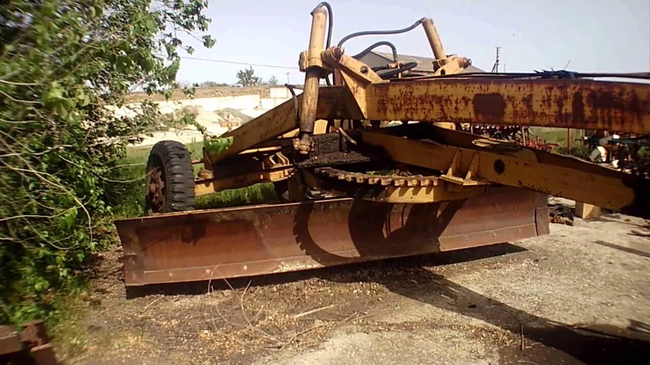 Прицепной грейдер СД 105 А С Т 150. СД-105 грейдер прицепной. Т 150 С прицепным грейдером. Т150 грейдер.