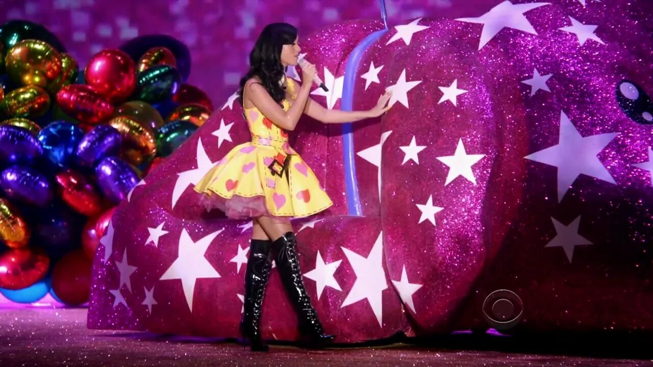 Katy perry teenage dream обложка альбома. Кэти перри teenage. Teenage dream кэти перри. Katy perry california gurls обложка. Teenage dream кэти перри.