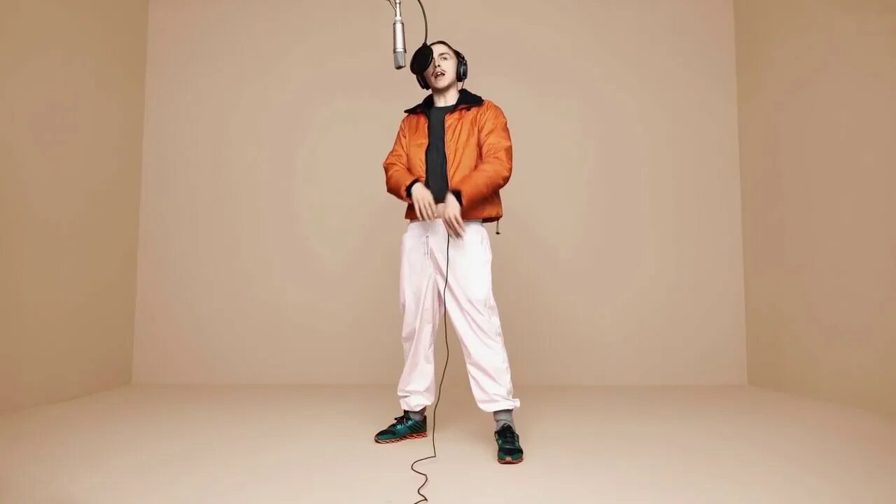 Tommy cash блоггер. Томми кэш. Томми кэш maison margiela. Tomy cash untz untz. Tomy cash untz untz.
