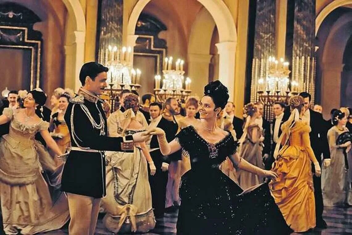 Оказывается бал. Война и мир 2016 наташа и андрей. Золушка 20й5. Бал в екатерининском дворце 19 век. Золушка фильм 2015 бал.