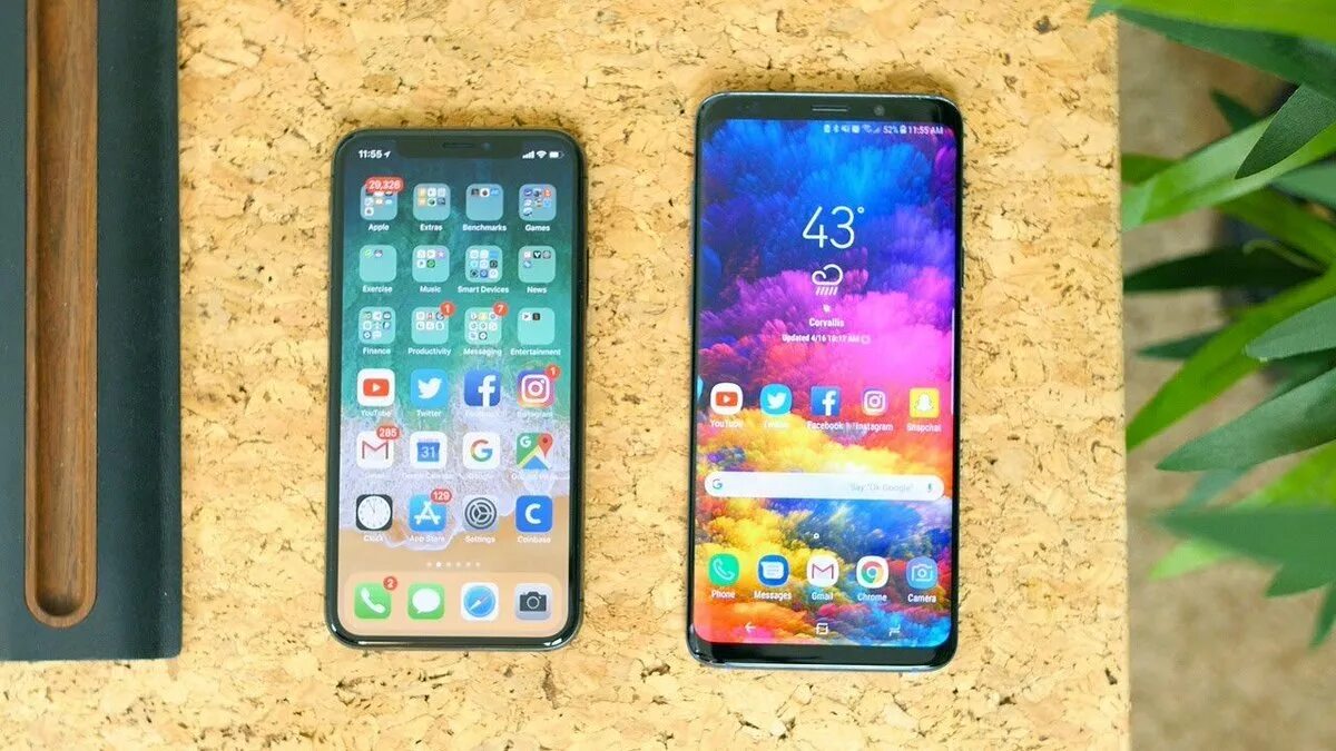 Galaxy s 9plus vs iphone x. Samsung s9 Plus или iphone x. Samsung s9 iphone 13. Iphone 12 Mini vs s9.