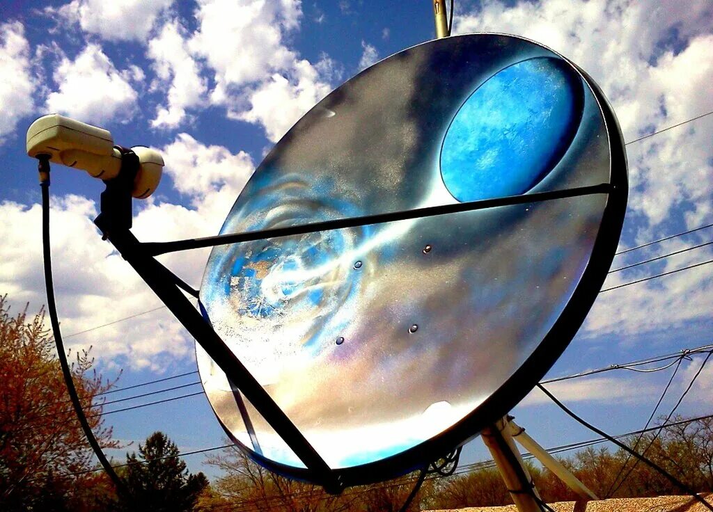 антенна спутниковая "ямал" 1. спутниковая параболическая антенна. спутниковая тарелка. спутниковое тв. спутниковой антен.