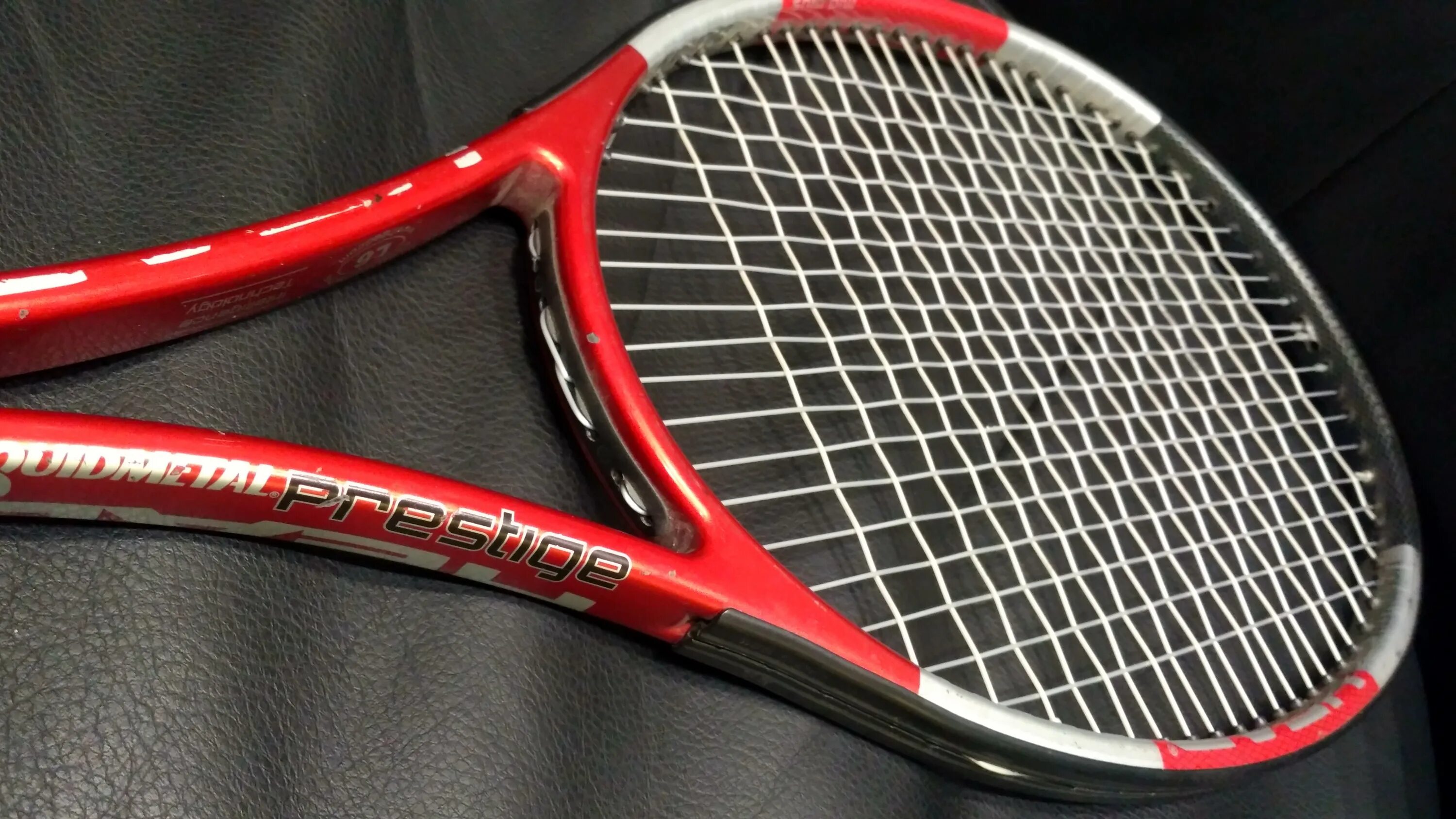 Теннисная ракетка для большого тенниса баболат. Профессиональные ракетки для большого. Head flex instinct ракетка. Вилсон pro staff 97. Теннисная ракетка технофайбер.