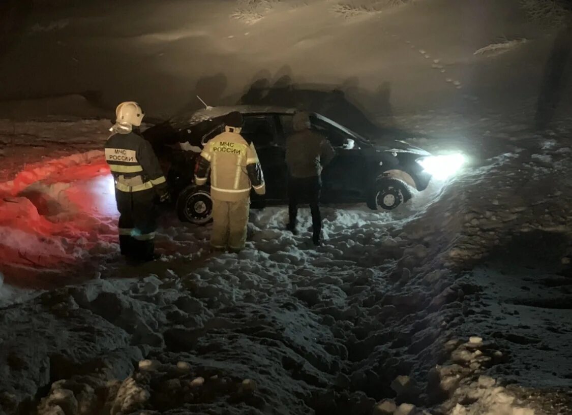 Происшествия город ноябрьск. Пожарники новый уренгой. Оперативная информация мчс по янао. Дтп столкновения харп лабытнанги. 2021.