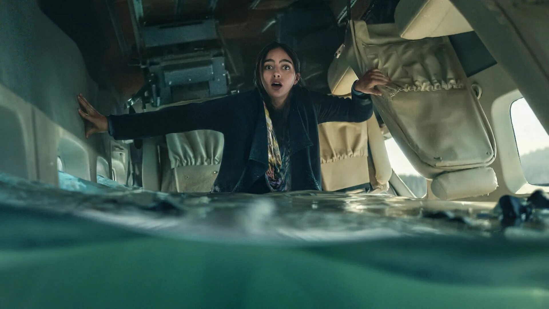 Продолжай дышать фильм. Сериал дыши нетфликс. Фильм дышать 2023. Дикая фильм 2022. Мелисса баррера.