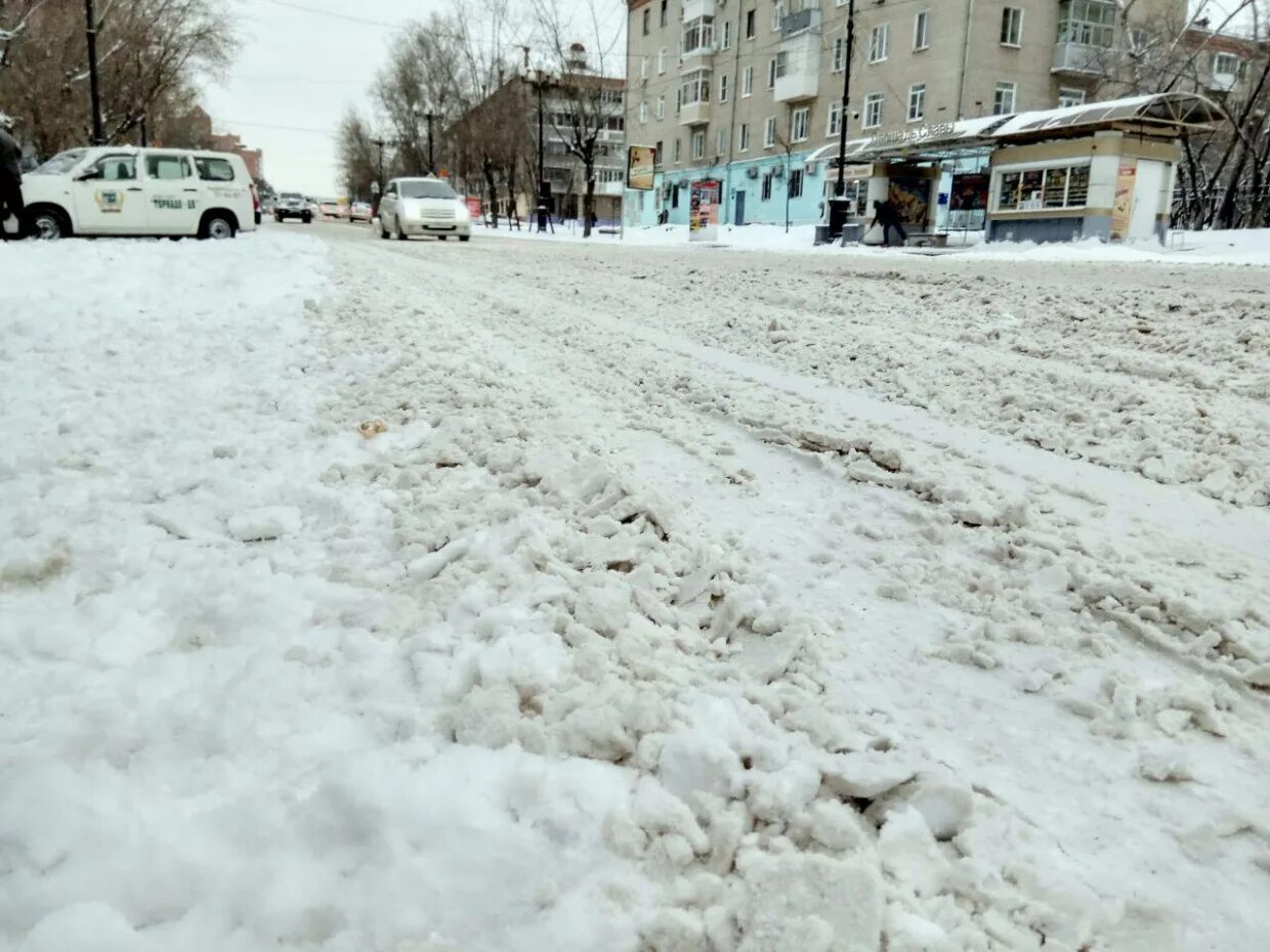 Прогноз погоды хабаровск подробно. Первый снег в Хабаровске. Снегопад Хабаровск ноябрь 2021. Снегопад в Хабаровске. Сугробы в Хабаровске.