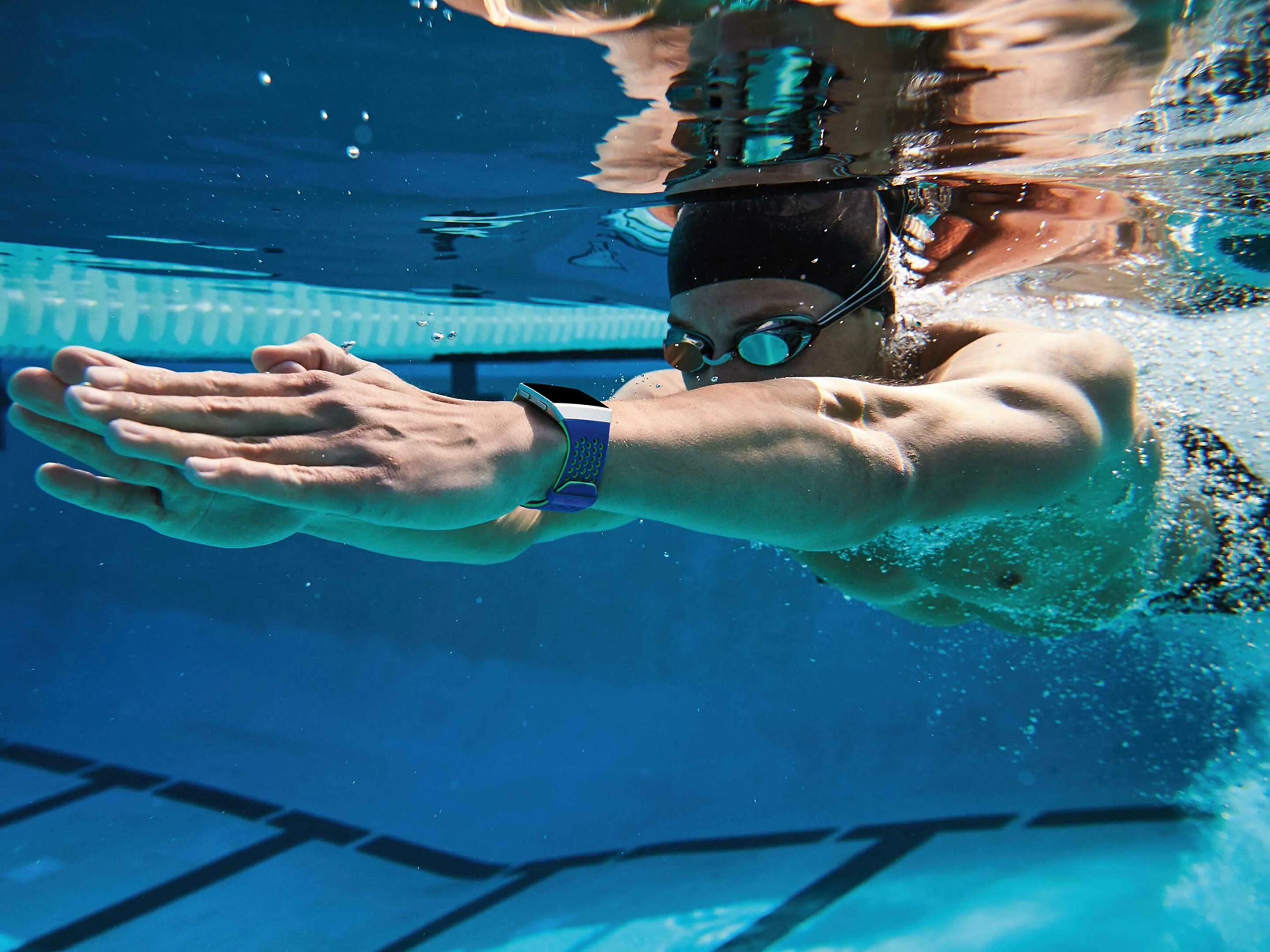 Watch me swim. Плавание в бассейне. Пловцы. Пловец в бассейне. Часы для пловцов в бассейне.