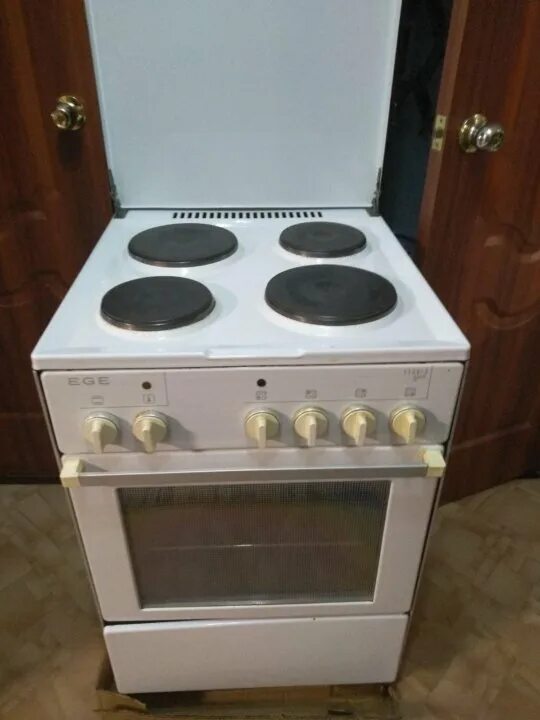 Электрическая плита ижевск. Плита excook ecc 5231 w. Электроплита вятка классик 4-конфорочная. Чайник novis iconic. Электроплита "мечта-221ч".