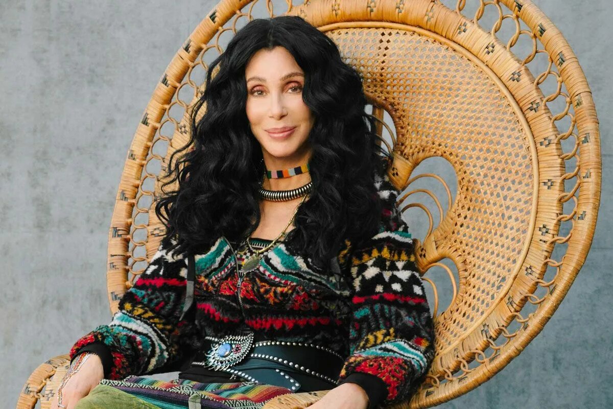 Как выглядит шер. Шер 2025. cher певица 2025. шер сейчас 2025. певица шер 2025.