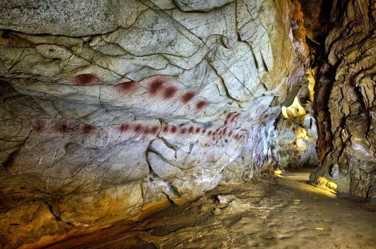 Хойт Цэнкер Агуй пещера. Пещера Эль Сидрон Испания. Пещера Кейв де Пуэнте.