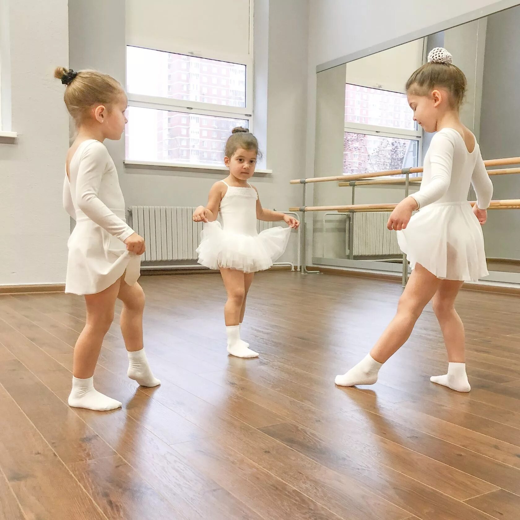 детские студии танцев. кружки танцев для детей. занятия танцами с детьми. детский танец занятие. детский танец занятие.