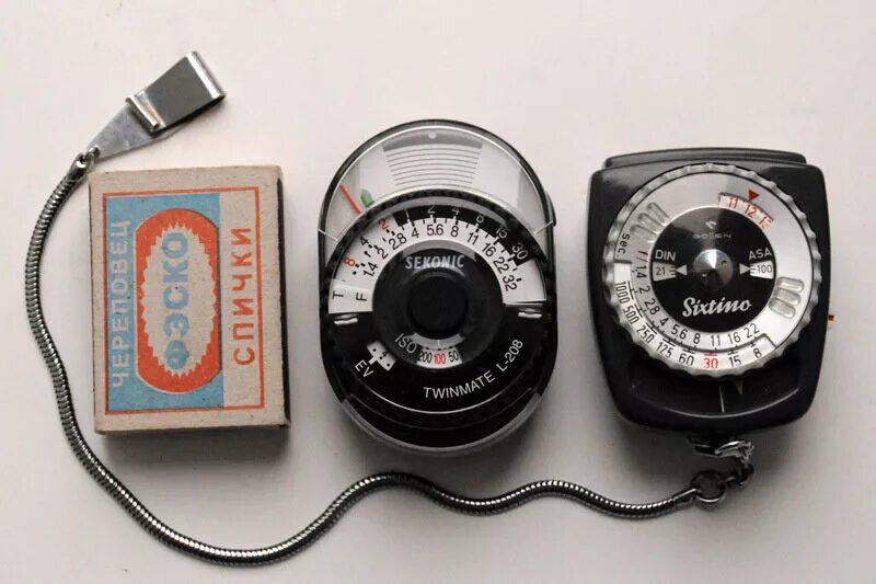 Экспонометр для фотоаппарата. Экспонометр на leica m3. селеновый экспонометр. sekonic l-208. экспонометр рентгеновский.