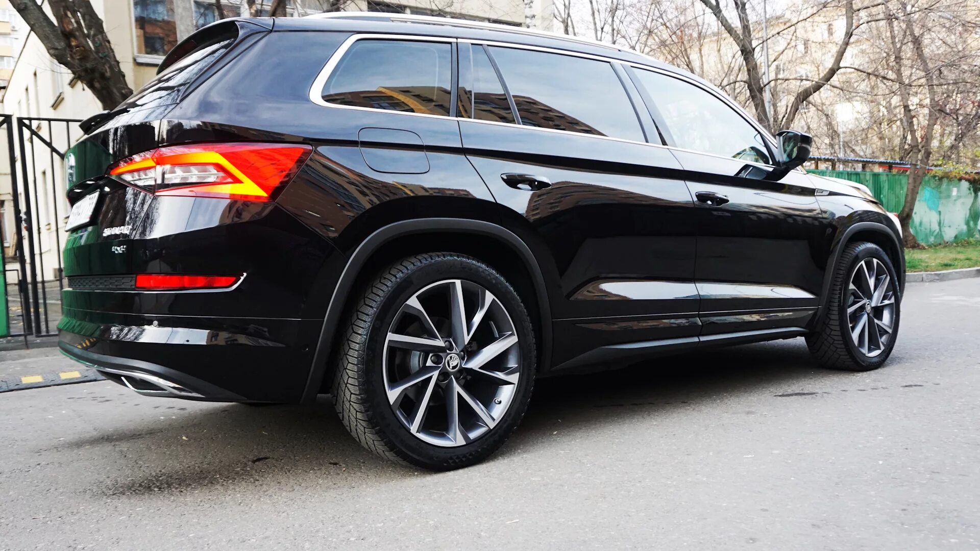 67 1 19. Диски Vega r20 Kodiaq. Khomen Wheels khw1714 (Kodiaq) Black-FP. Skoda Kodiaq r20. Kodiaq Vega r20.