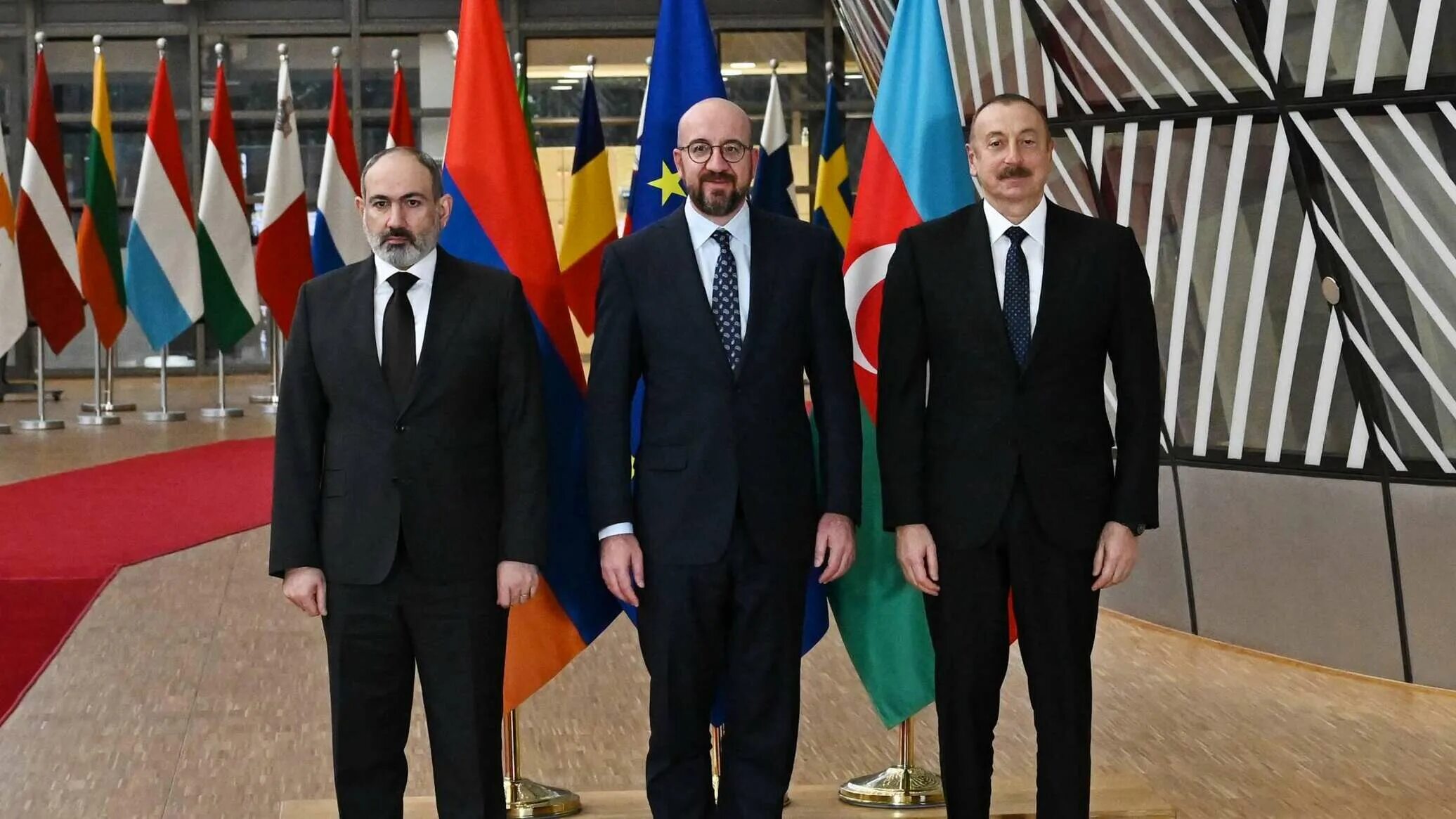 Армения азер. Пашинян Алиев Брюссель. Переговоры Пашиняна и Алиева в Брюсселе.