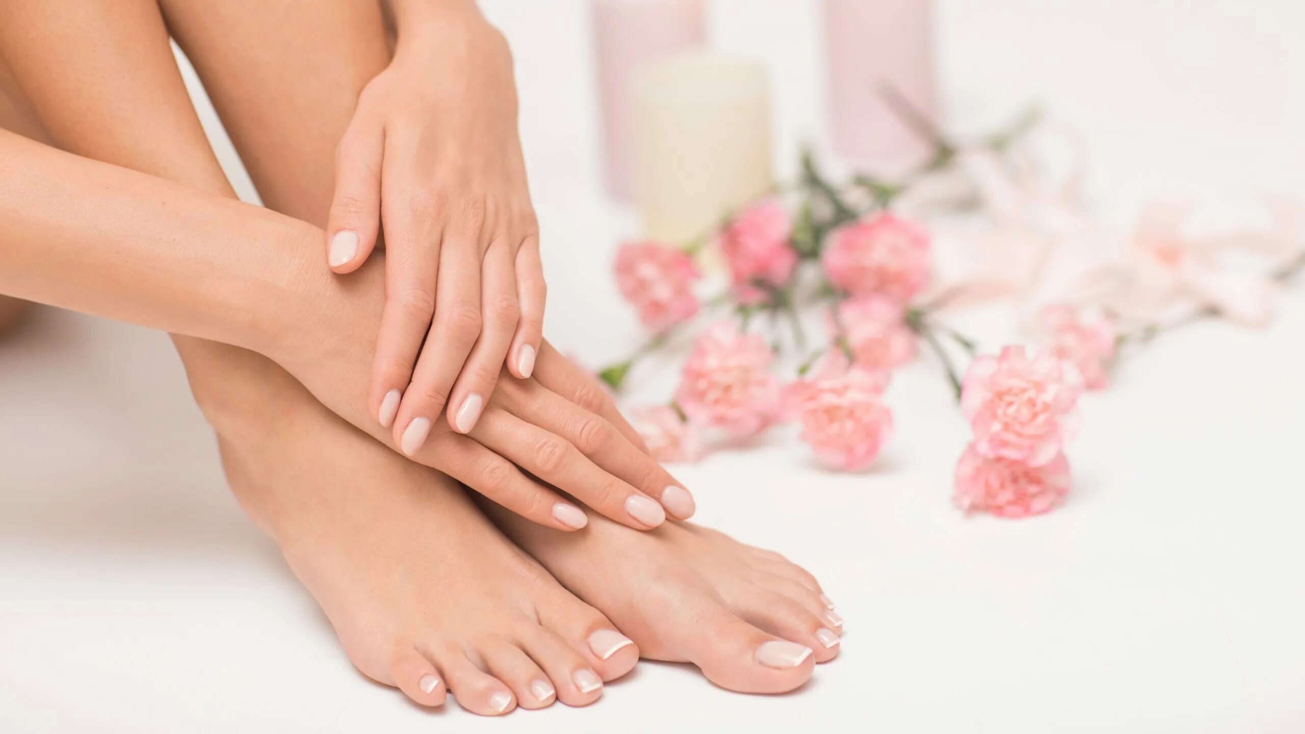 Manicure pedicure. Маникюр и педикюр. Красивый педикюр. Красивые ногти на ногах. Педикюр на ногах.