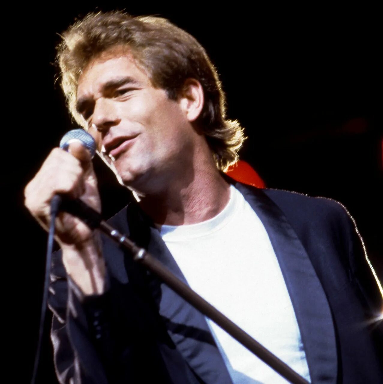 Huey lewis the news power of love. Хью льюис power of love. Альбомы группы huey lewis and the news. Хьюи льюис. Huey lewis the news power of love.
