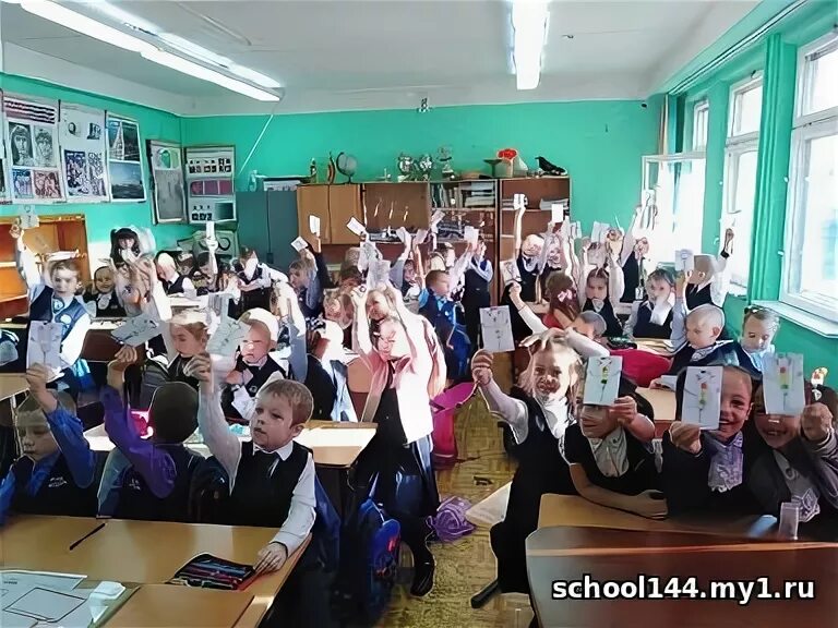 школа 144 красноярск учителя фото. средняя школа 144 казань. 144 школа нижний новгород коридор.