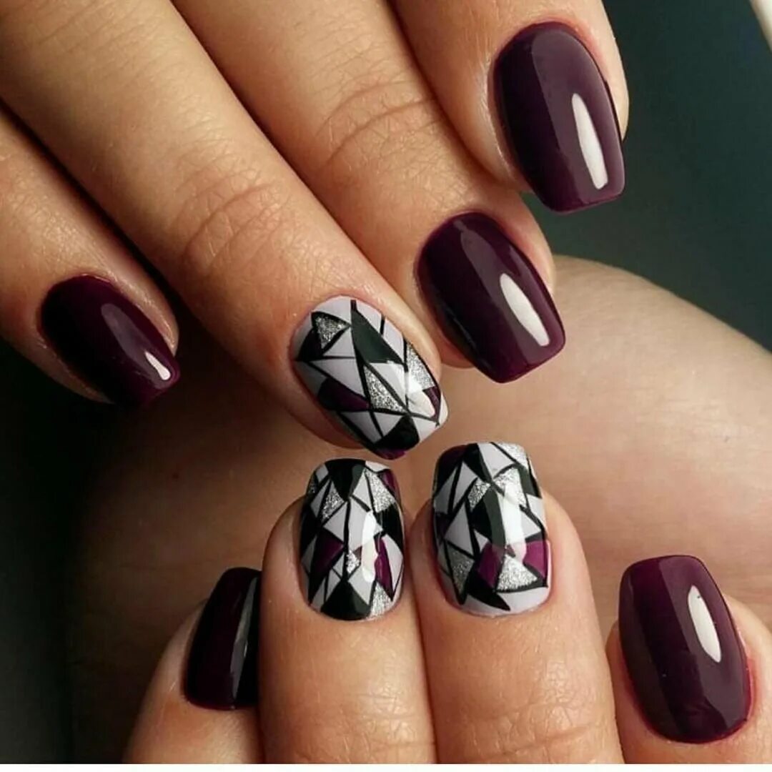 маникюр с разводами. дизайнерские ногти. интересные дизайны маникюра. голубой маникюр. необычный маникюр.