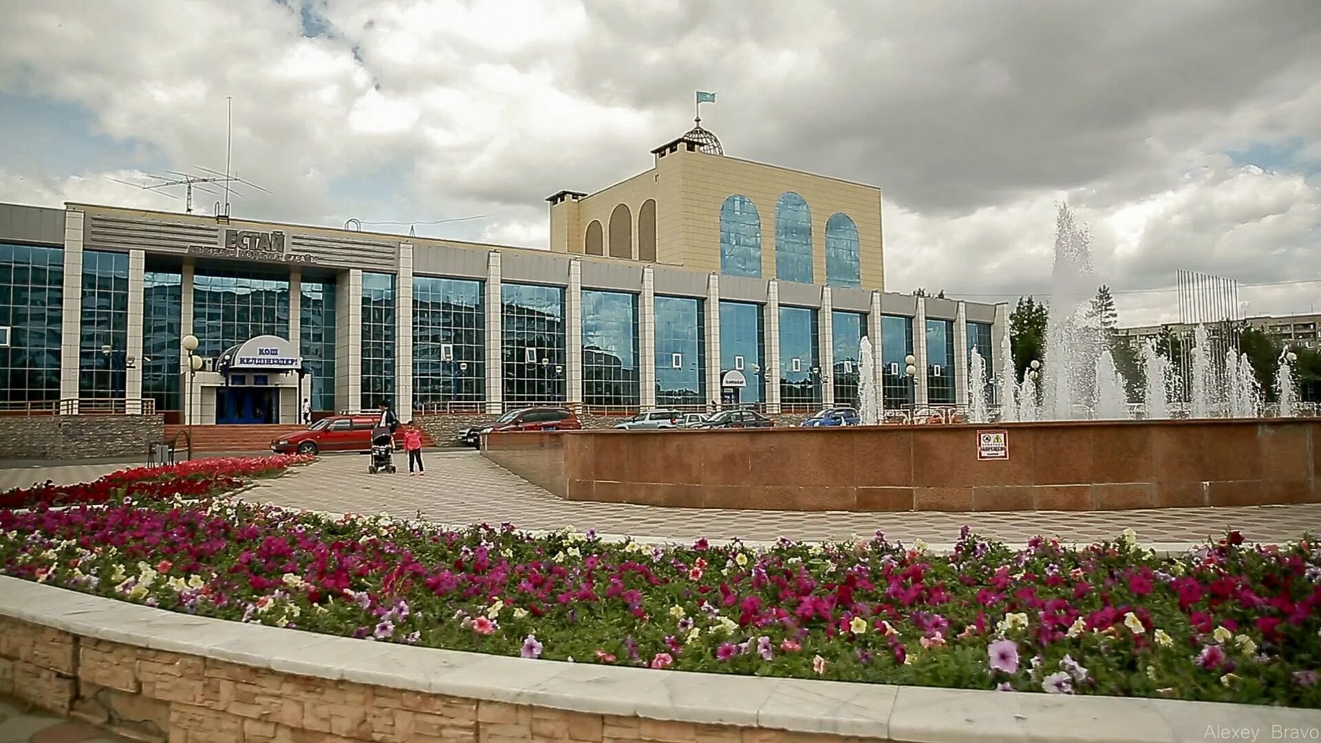 Сайты город павлодар. Павлодар. павлодар казахстан. дворец культуры тракторостроителей павлодар. площадь город павлодар.