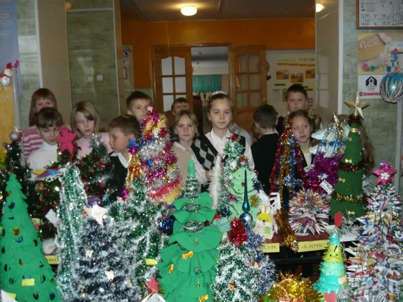 детские конкурсы на новый год в школе. реквизит для новогодних игр с детьми. новогодний утренник. новый год праздник семья. новогодние конкурсы для учеников.