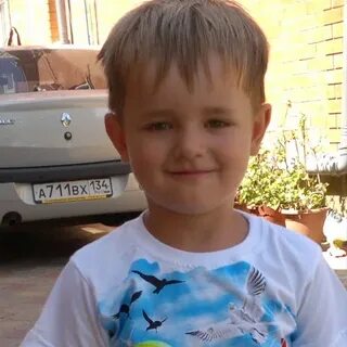 Артему 20 лет