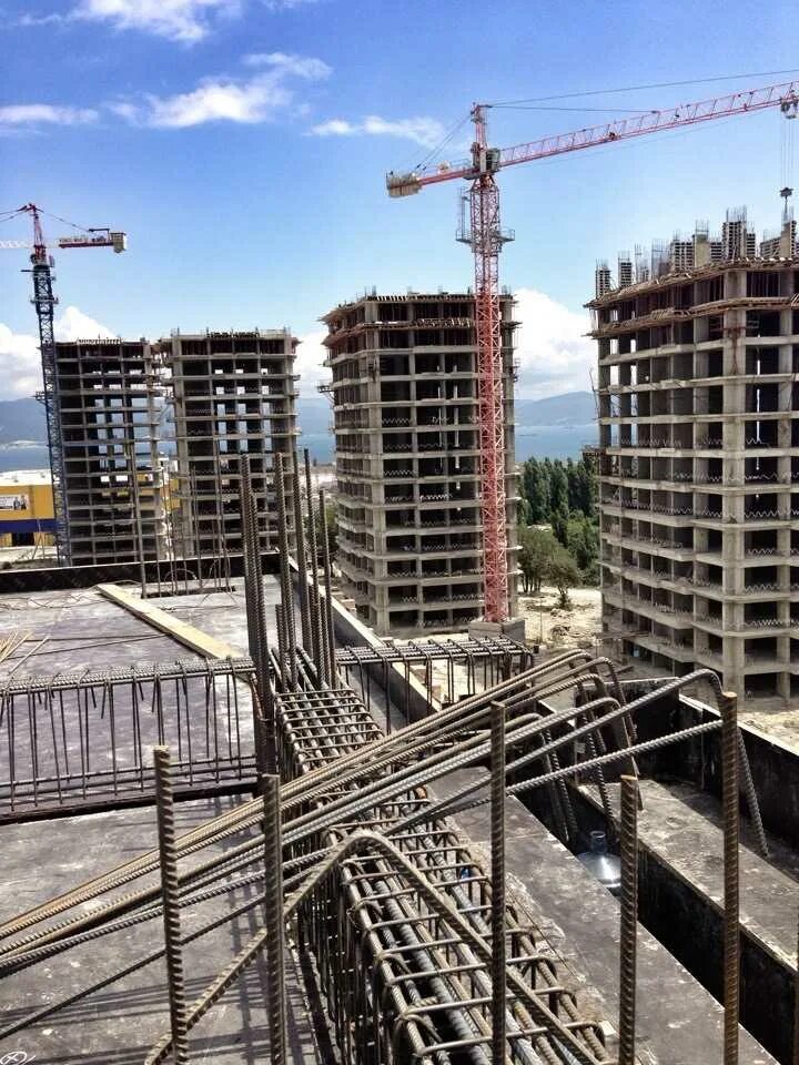 Золотой берег Новороссийск. Комплекс золотой берег в Новороссийске. ЖК золотой берег Новороссийск. Новостройки в Ереване. Жк золотой берег