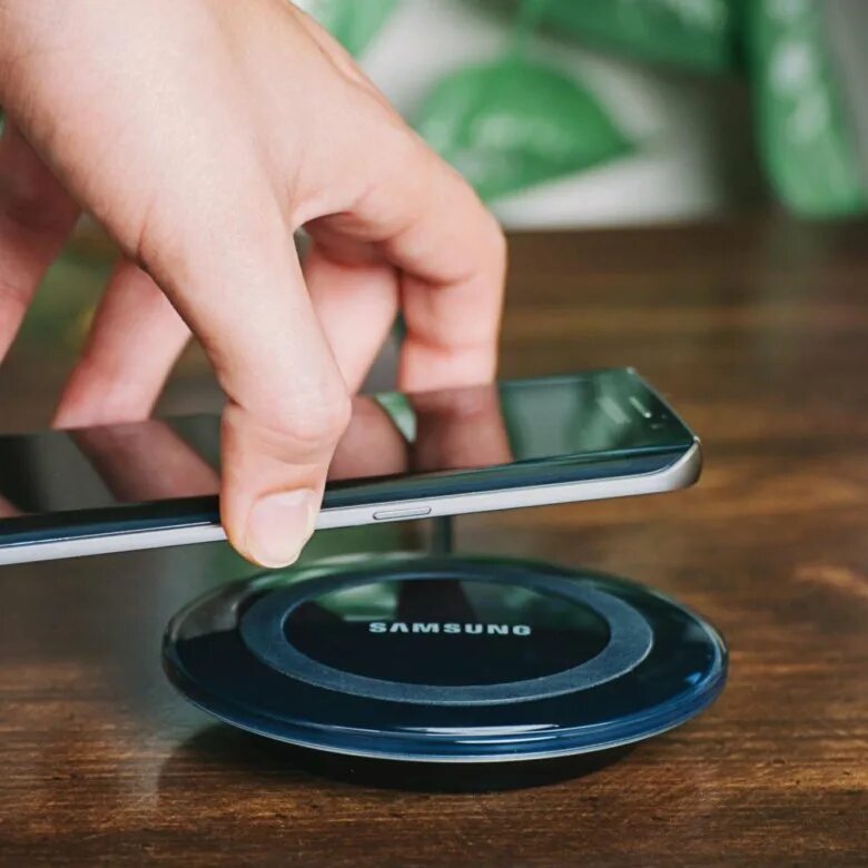 Nillkin magic disk 4. Wireless charger беспроводная зарядка. Беспроводная зарядка самсунг wireless charger. Беспроводная зарядка вирелесс charger. Беспроводная зарядка qi wireless fantasy.