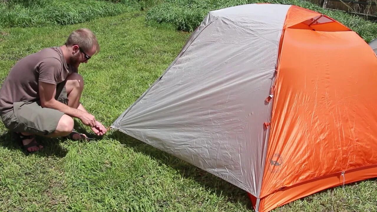 Pitch a Tent. Питч для палатки. Set up a Tent. Надуваемая палатка.