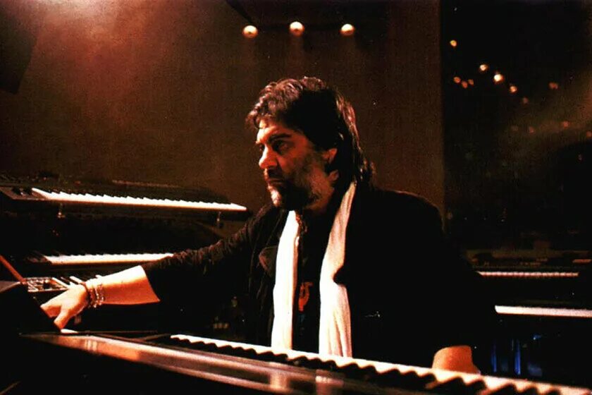 Греческий композитор вангелис. Vangelis. Вангелис музыка слушать. Vangelis: nocturnal promenade вангелис. Папатанасиу, вангелис.