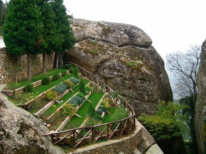 ориониды метеорный поток 2020. сад метеоров. леониды метеорный поток 2021. пик метеорного потока персеиды. падающая звезда.