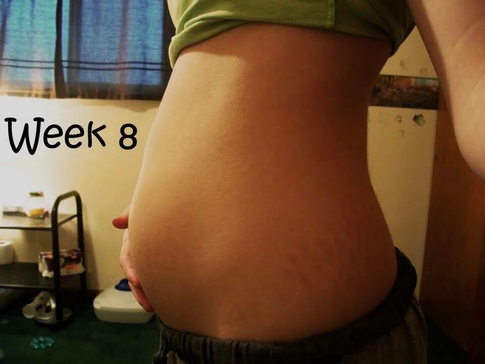 8 недель боли внизу живота. 8 Недель беременностиживрт. Беременность живот. Живот беременной на 8 неделе. Живот на 7-8 неделе беременности.