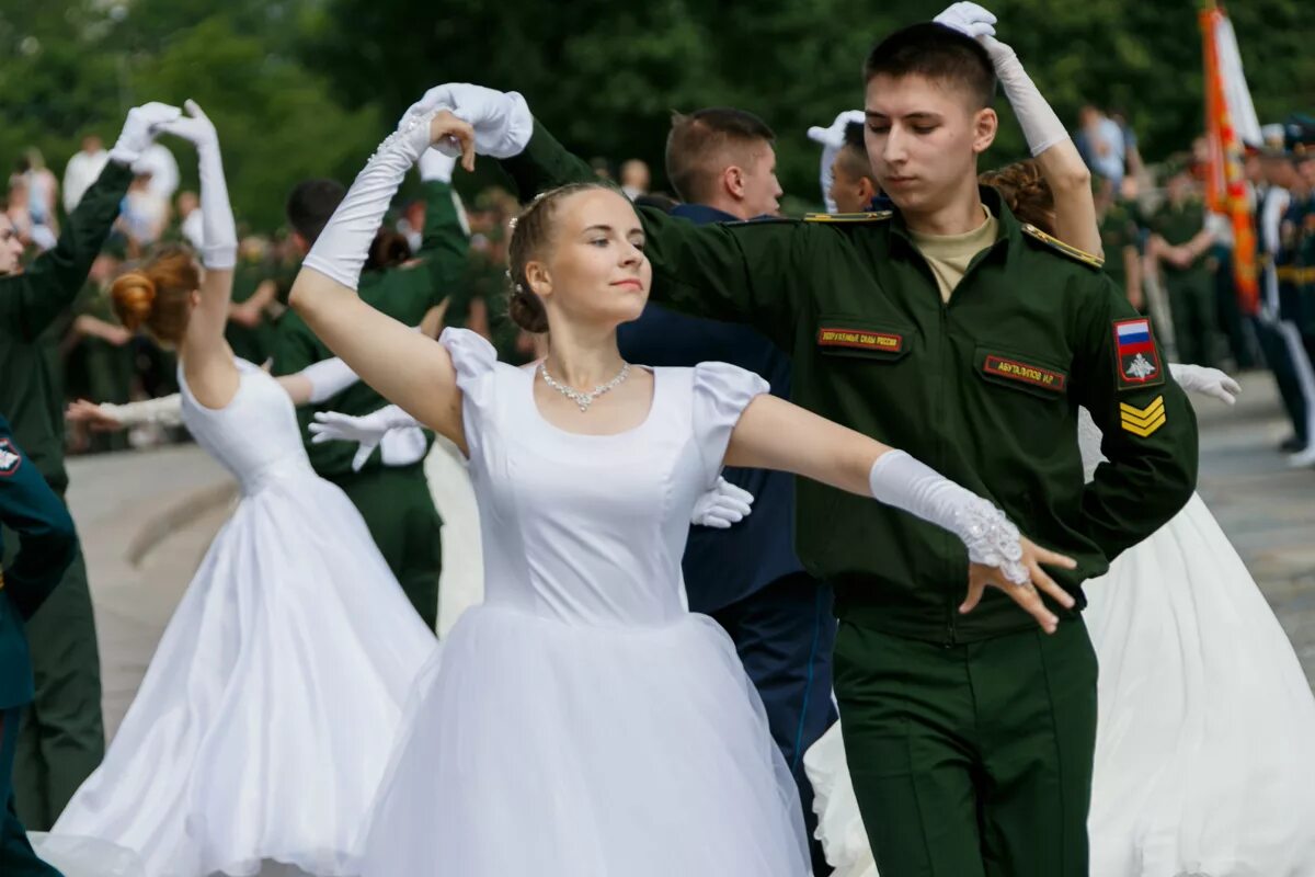 Military universities. Москва Военная Академия Министерства обороны. Военный университет Министерства обороны Москва. Курсанты ВУМО. Выпускники военных.