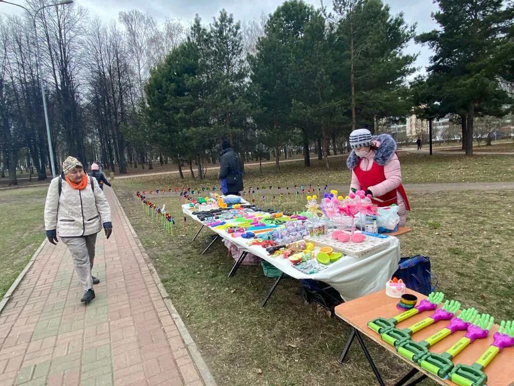 Победа развлечения. Парк Победы Набережные Челны аттракционы. Карусели Набережные Челны парк Победы. Парк Победы Киров аттракционы. Парк Победы Набережные Челны аттракционы биоробот.