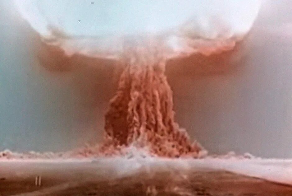 Ссср испытание. Испытание водородной бомбы в СССР 1953. РДС-6с взрыв. Ядерный взрыв РДС-6с. Испытание РДС-6с.